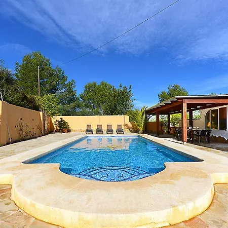 Iris - Plusholidays Villa