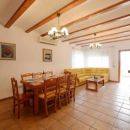 Villa Iris - Plusholidays *