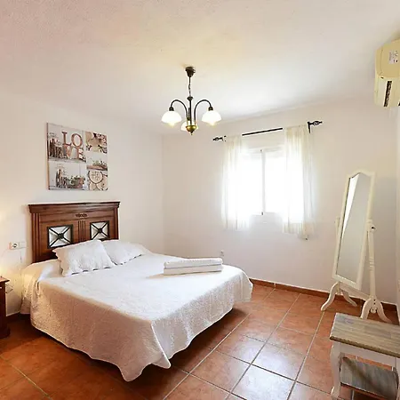 Villa Iris - Plusholidays *